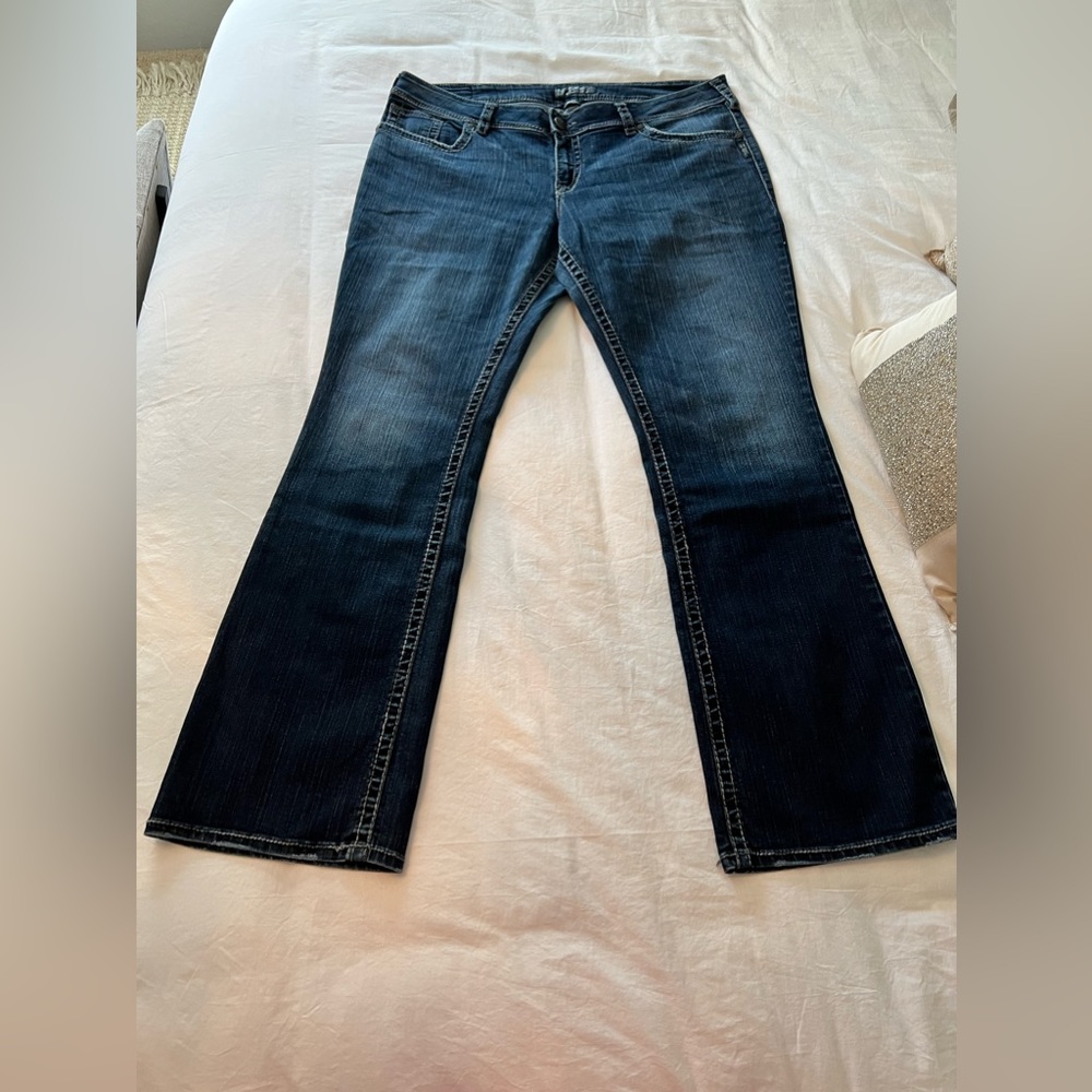 Silver Suki Surplus Bootcut Jeans Plus Size 18 Length/Inseam 33” Excellent!